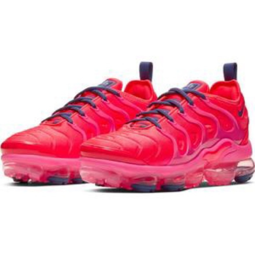 WOMEN'S NIKE AIR VAPORMAX PLUS RUNNING SHOES